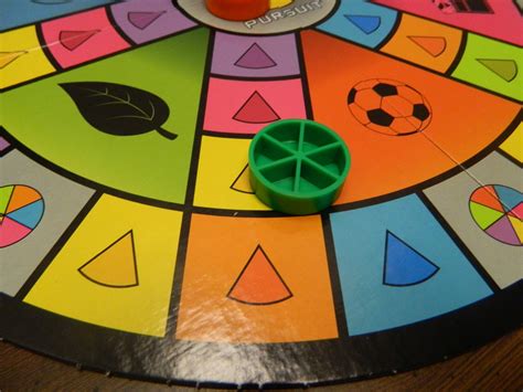 Trivial Pursuit Party Trivia Game Review And Rules Geeky Hobbies