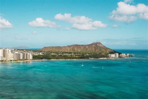 Guide to Hiking Diamond Head State Monument on Oahu