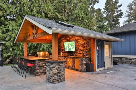 20 Backyard Covered Outdoor Kitchen Ideas