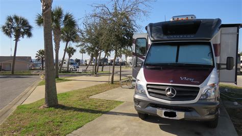 Alabama, beach camper and mobile home park. Emerald Beach RV Park, Gulf Breeze, FL | RVParking.com