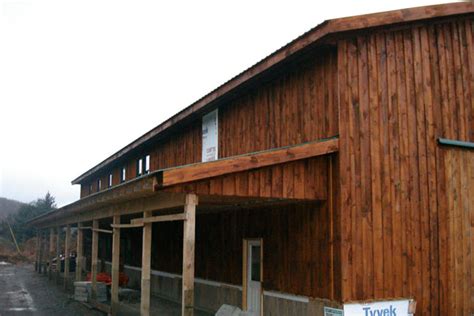 Raised center aisle best for animal confinement. Best Built Construction Oneonta | Pole Barns Gallery