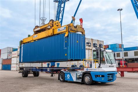 Terberg Hydrogen Tractor Begins Trials At The Port Of Rotterdam