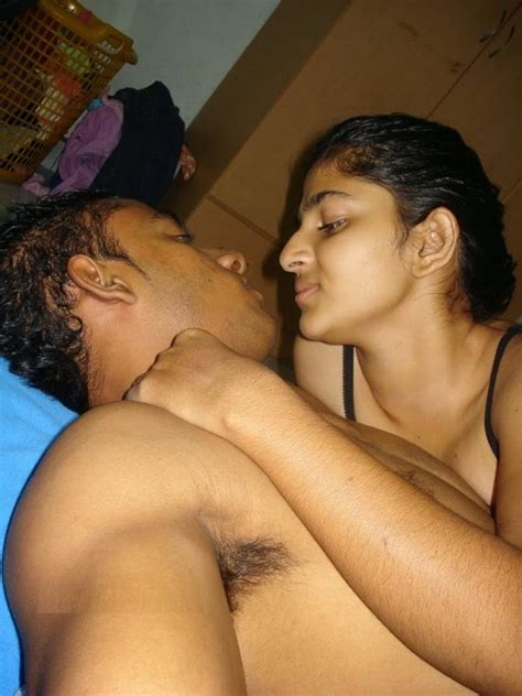 Indian Desi Bhabhi Nude Sex Pictures Juicy Cute Pussy