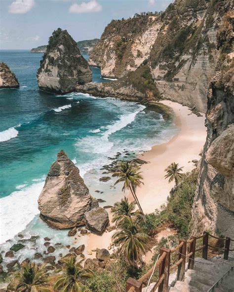 Nusa Penida A Tourist Attraction In Bali With A Vast Ocean Phenomenon