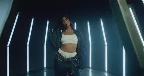 Rels b & nathy peluso, ambos] esta vida sienta bien sin ti (sin ti) ahora me lloras (uh, yeah) lo siento, pero esta vida sienta bien, sin ti no se perdona a un traicionero (yeah). Rels B, Nathy Peluso - NO SE PERDONA (Video Oficial ...