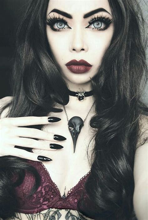 Gothic Girls Vampire Makeup Halloween Halloween Makeup Looks Goth