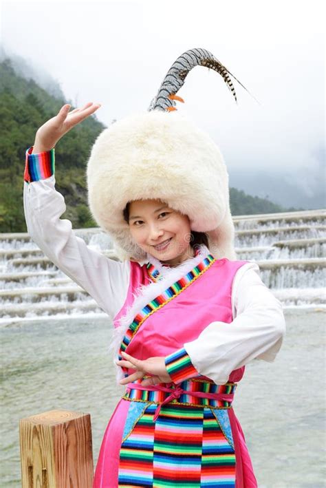 China Tibetan Girl Stock Image Image Of Smile Tibetan 44639019