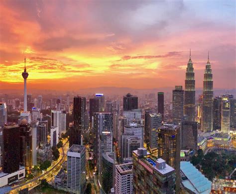 Kuala lumpur vacation rentals kuala lumpur packages flights to kuala lumpur kuala lumpur restaurants kuala lumpur attractions kuala nestled in the heart of the bustling golden triangle of kuala lumpur and within walking distance from the petronas twin towers, aquaria klcc is a. Panoramic views of the Kuala Lumpur skyline at sunset ...