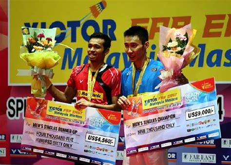 Lee Chong Wei At The Trophy Presentation With Iskandar Zulkarnain