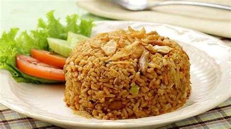 Bahan dasarnya juga tidak hanya kerupuk. Cara Membuat Nasi Goreng Sosis hingga Nasi Goreng Jawa, Ini Kumpulan Resep yang Paling Mudah ...