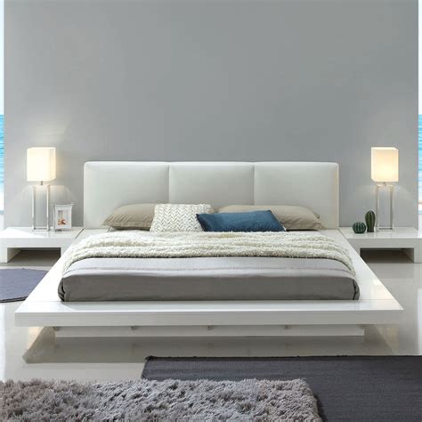 Classic Contemporary White Color Bedrooom Furniture Queen Size Bed 1pc