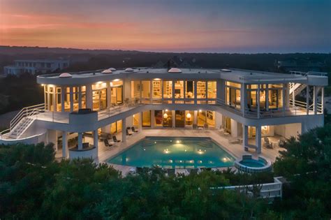 Amagansett Modern Oceanfront Home Sells For 8 Million 27 East
