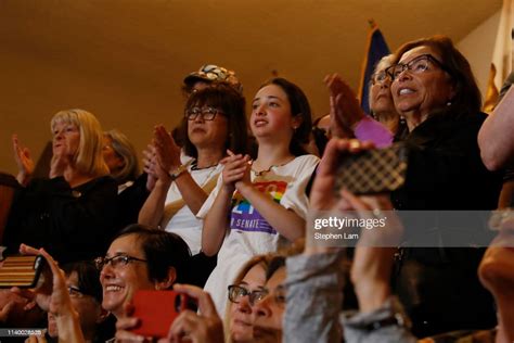 People Cheer As Democratic Presidential Candidate Former Us Rep