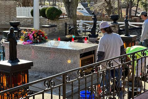 lisa marie presley s son s grave moved to make room for her at graceland tampascoop