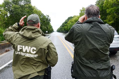 Gov Scott Fwc Officers Rescue More Than 500 Texans