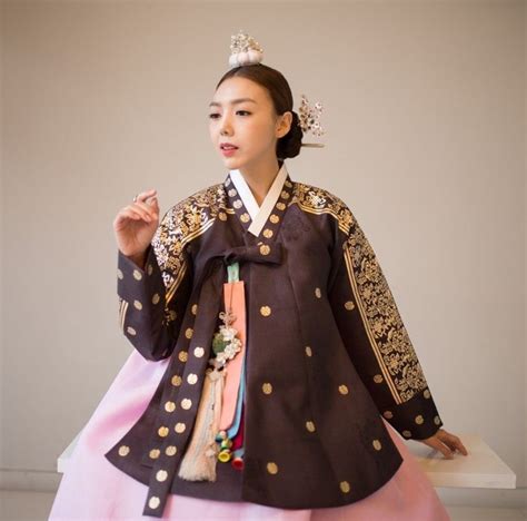 한복-hanbok-korean-traditional-clothes-dress-hanbok-fashion,-traditional-outfits,-korean-outfits