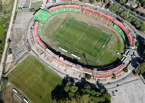 It features a zoomed out look at the game on and off the field, through writing, a weekly podcast and. Stadio Ternana: «Ecco l'intervento migliore» | umbriaON
