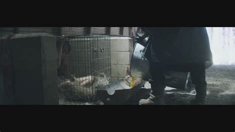 A young couple gets kidnapped and treated like farm animals after stopping at a roadside diner to eat meat. Çiftlik (The Farm) filmi - Sinemalar.com