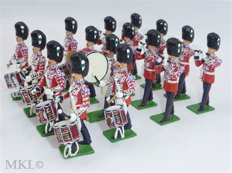 Mkl165 Welsh Guards Corps Of Drums Marching In Scarlet 17 Figures