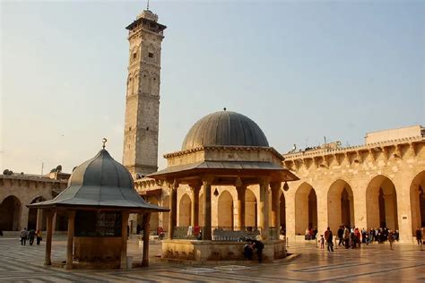 الجامع الأموي في حلب من أهم وأقدم المعالم الإسلامية السورية مجلتك