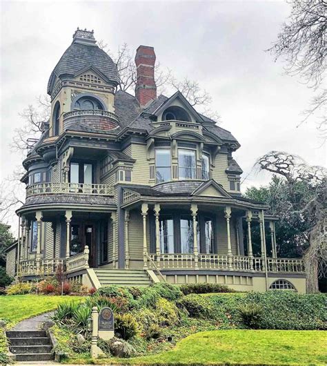 Gorgeous Victorian Homes