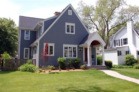 6 Best Blue House White Trim Combinations For Your Exterior Design