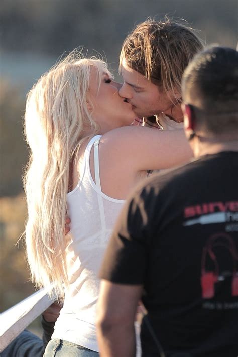 Britney Spears Kisses Model On The Set Of Music Video Lainey Gossip