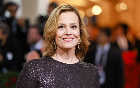 Sigourney Weaver Plays A Teenager In Avatar The Way Of Water
