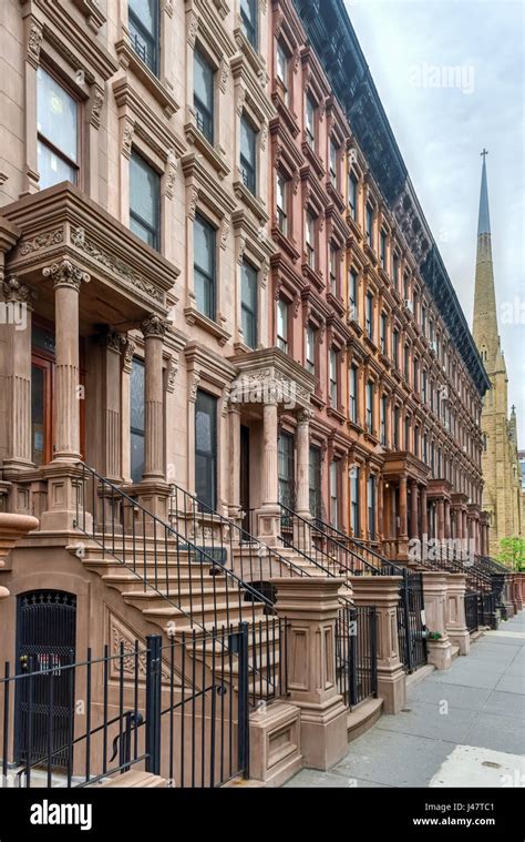 Brownstones In The Harlem Neighborhood Of New York City Stock Photo Alamy