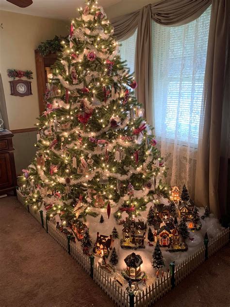 30 Unique Christmas Tree Ideas