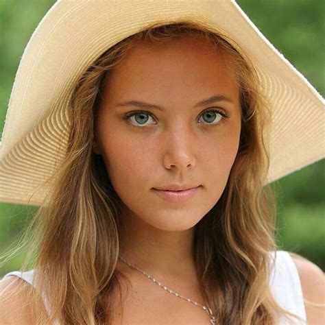 Katya Clover Biography Wiki Age Height Career Photos More Aria Art EroFound