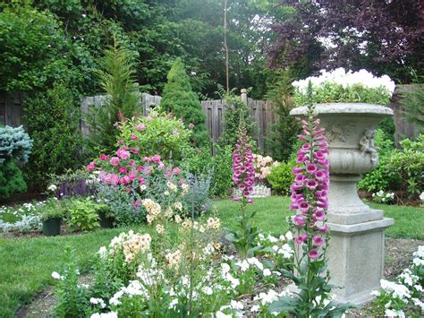 Small English Gardens Country Garden Ideas For Small