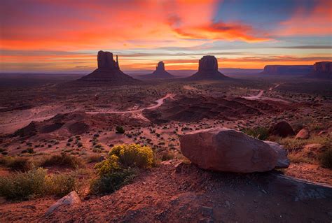 Generic astronomy calculator to calculate times for sunrise, sunset, moonrise, moonset for many cities, with daylight saving time and time zones taken in account. Sunrise in Monument Valley, Arizona 1600x1078 by Albert ...