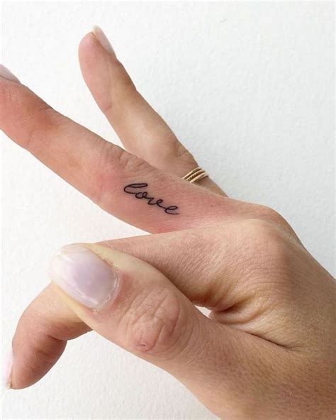 33 Hottest Finger Tattoos Ideas For Women Look Pro Blog Cool Finger