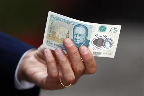 Heres How To Tell If Your Plastic £5 Notes Are Real As Warnings Are