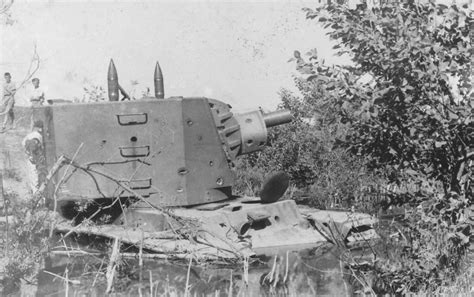 Early Production Heavy Tank Kv 2 Model 1940 With A Bullet Holes In