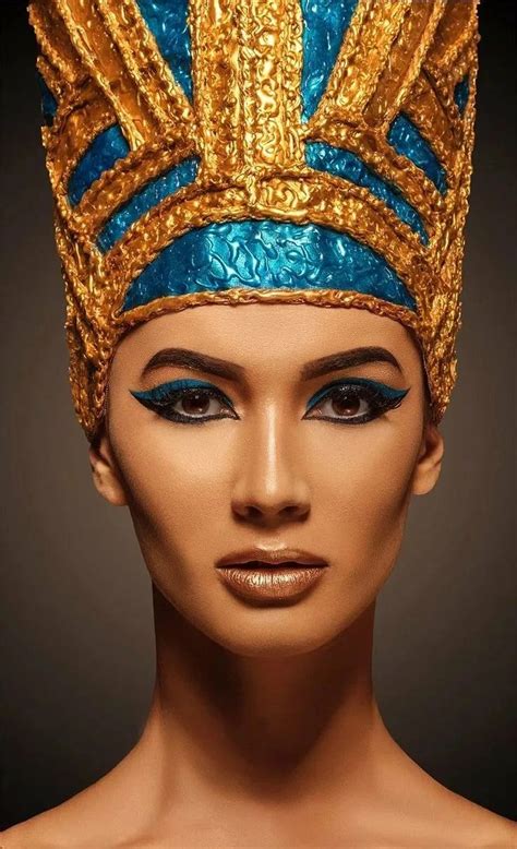 Beautiful Woman Egyptian Eye Makeup Ancient Egyptian Makeup Egyptian Makeup