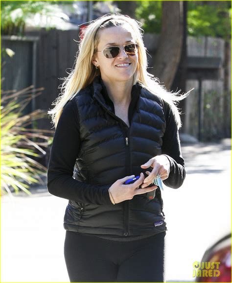 Reese Witherspoon This Means War International Trailer Photo 2607834 Reese Witherspoon
