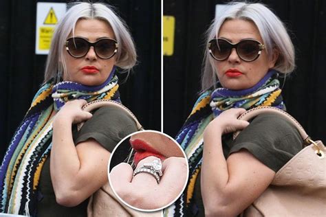 Ant Mcpartlins Ex Wife Lisa Armstrong Flashes Her Wedding And Engagement Rings As She Leaves