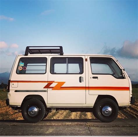 Went out to check out the most affordable japanese surplus suzuki minivans around town. Japanese Van | Mini trucks, Suzuki carry, Kei car