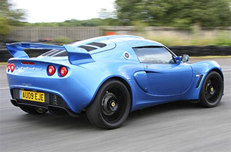 More aggressive looking than the elise, the 2010 lotus exige comes in only one trim. Lotus Exige S coupe 1.8 first UK drive