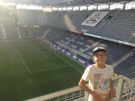 Spielfeld red bull arena siezenheim •. Stadio - Picture of Stadion Wals-Siezenheim Red Bull Arena ...