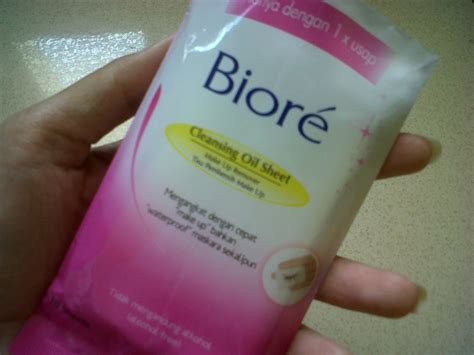 Find out if the biore cleansing oil is good for you! The Curly Girl Journal: Biore Cleansing Oil Sheet Review