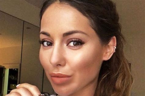 Chelsea Girl Unleashed Louise Thompson Goes Braless In Very Low Cut