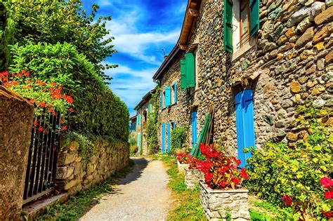 10 Charming Villages To See In Auvergne Rhône Alpes Get Back To