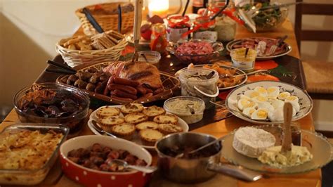 Coming in at number 2 of the most popular christmas foods: Festive food will shore up retail spend this Christmas