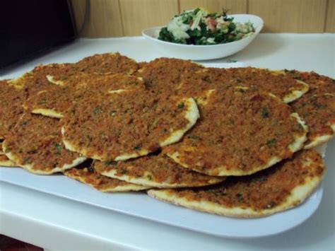 Evde Fındık Lahmacun Tarifi ve Malzemeleri