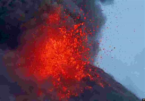 Philippines Mount Mayon Erupts