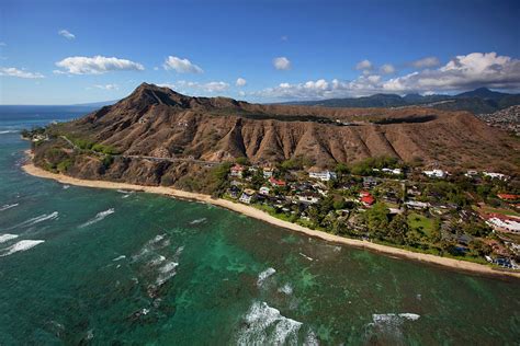 Diamond Head Waikiki Oahu Hawaii Photograph By Douglas Peebles