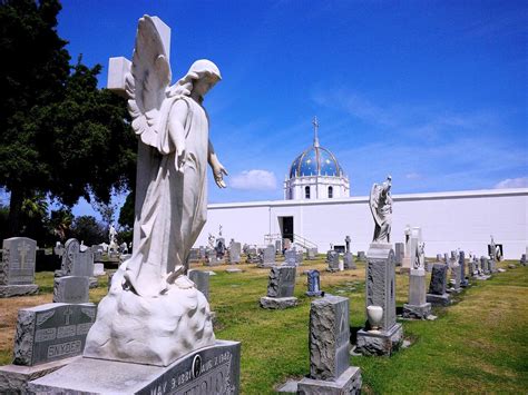 Holy Cross Catholic Cemetery And Mausoleum Сан Диего Tripadvisor